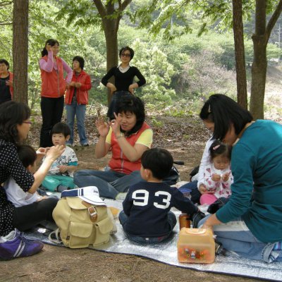 2009년 아기학교 딸기밭 체험 사진 21