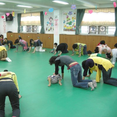 아기학교 5월 첫째주 사진 17