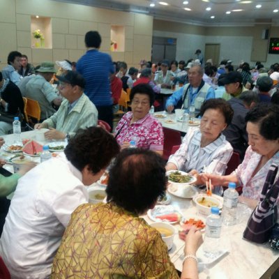 60주년 감사 식사대접 사진 2